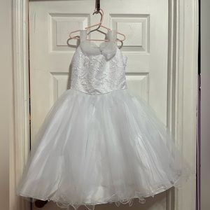 Selling this girls formal dress.